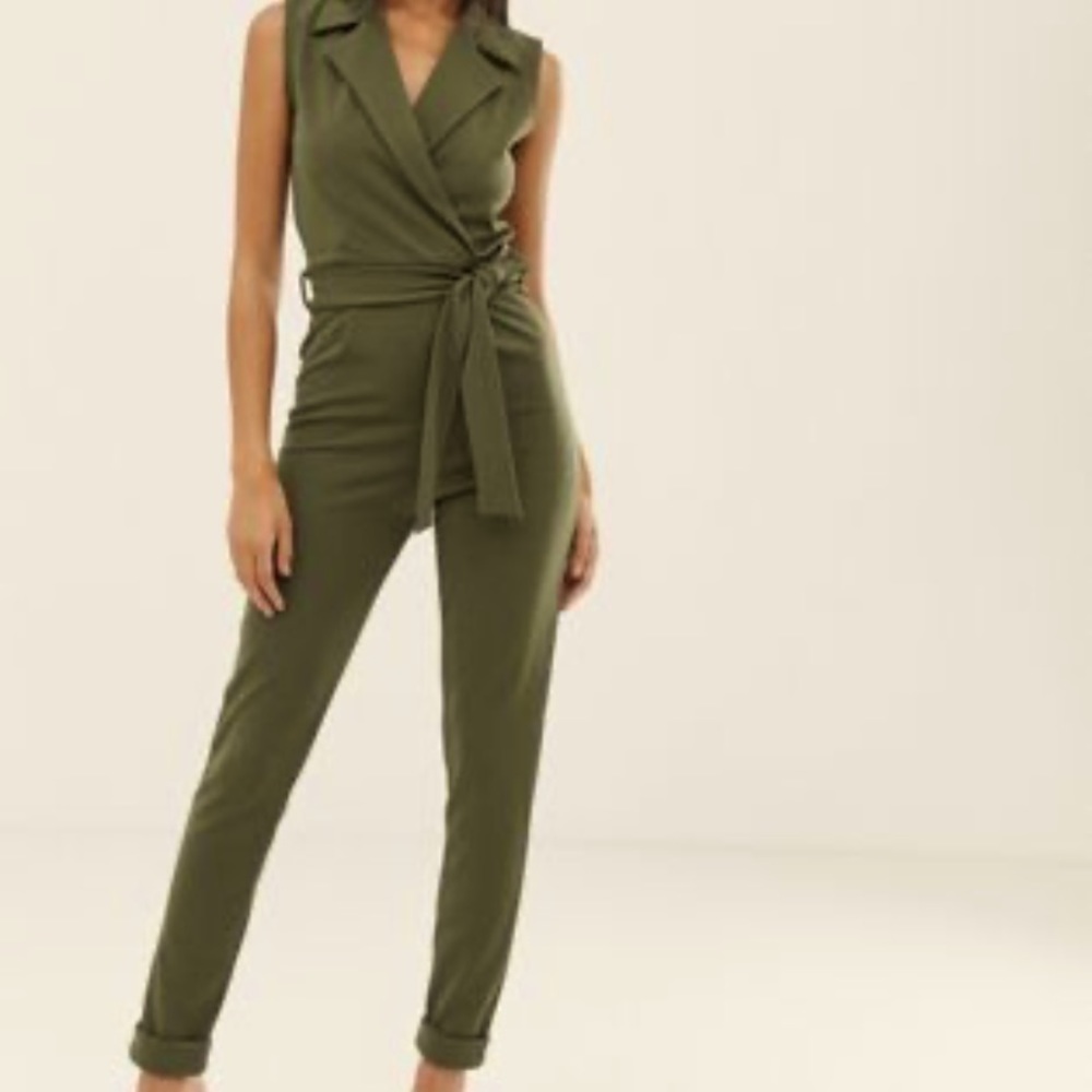 NWT PRETTY LITTLE THING Khaki Collar Tie Front Sleeveless Jumpsuit - Size 12
